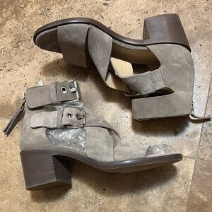 RAG & BONE “Mari” sandals in “Cemento suede”